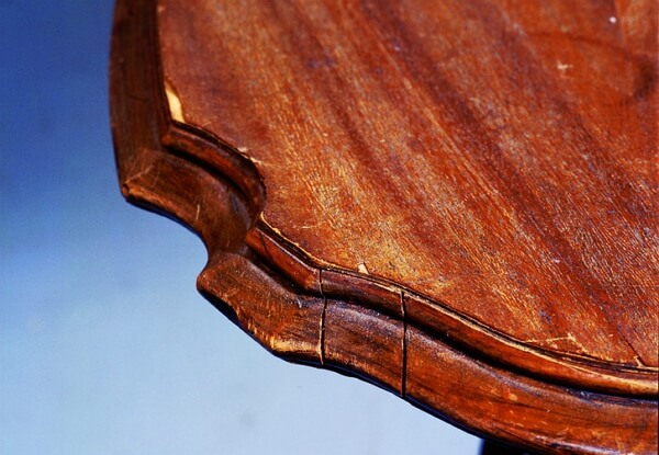 wooden furniture cracks